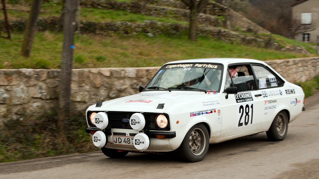 Michael Kristensen og Michael Andersen på rette vej i RMCH 2020. I 2022 er det i en ny hvid Ford Escort RS2000
(Foto: rallypics.dk / Viggo Johansen)